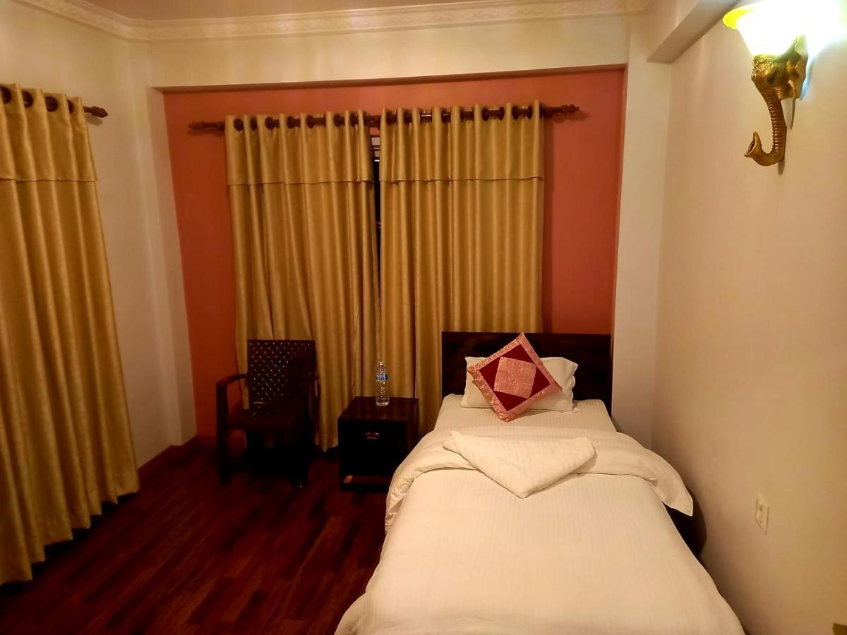 Serene B&B Kathmandu Buitenkant foto